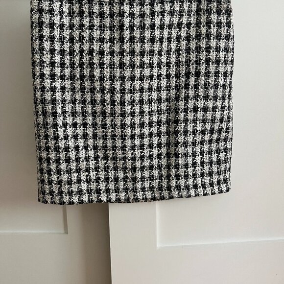 White House Black Market Women's Houndstooth Boot Skirt, Size 4 - Picture 1 of 4